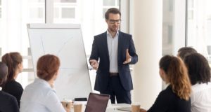 Tips menjadi pembicara persuasif profesional