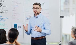 program kursus komunikasi persuasif online